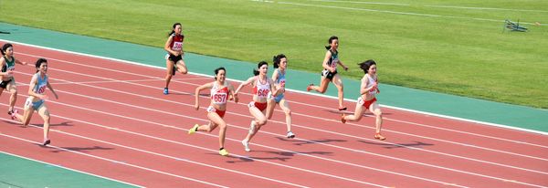 若林彩乃副主将　女子100m優勝（649番）　北翔1・2・3位独占