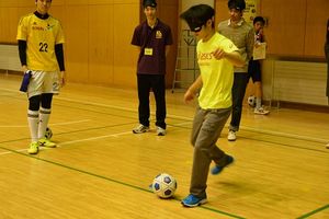 写真③：ブラインドサッカー