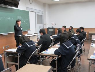 北海道月形高等学校生徒さんの見学風景