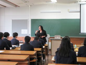 北見商科高等専修学校生徒さんの見学風景