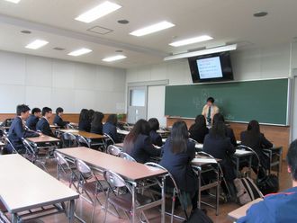 北見商科高等専修学校生徒さんの見学風景