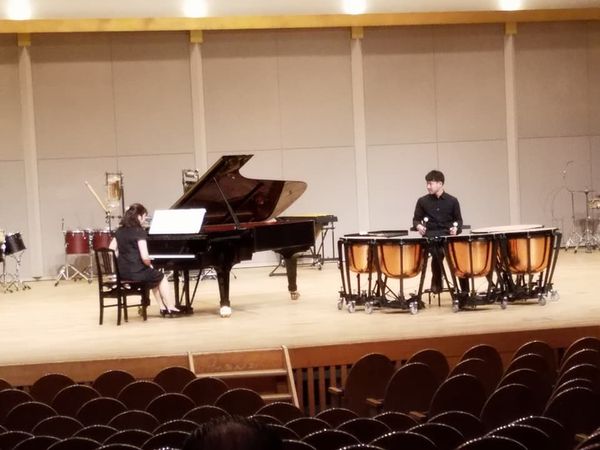 フレッシュコンサートで教育学科音楽コース４年の石川慎也さんが優秀賞を授与されました
