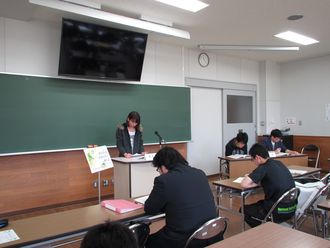 介護福祉士養成課程3年生　「介護実習Ⅰ報告会」を開催しました