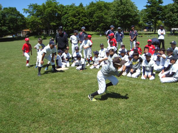 「のっぽろ野球まつり」で「野球教室」を開催しました